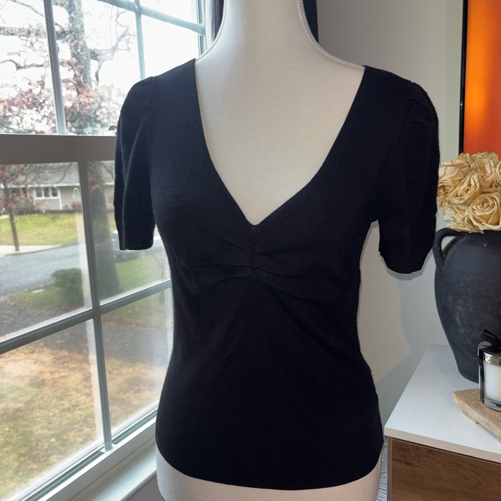Express Black Short Sleeve Women's Top - Picture 2 of 6